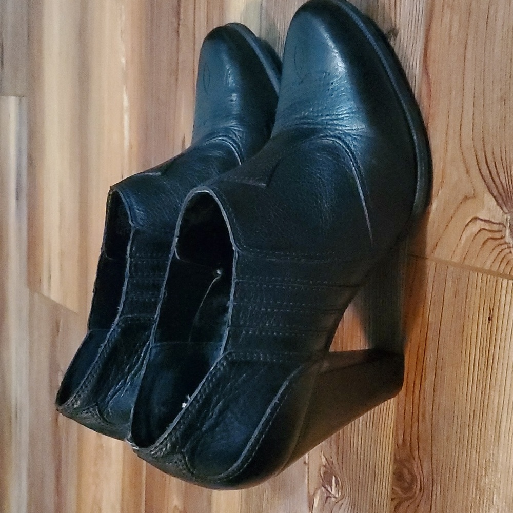 Gianni Bini booties. Size 10